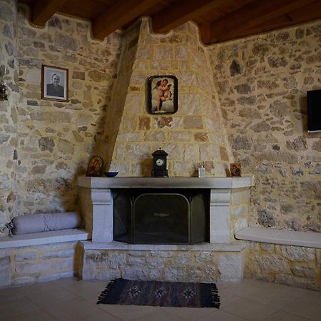 Traditional Stone Mezonete Krousonas  Dış mekan fotoğraf