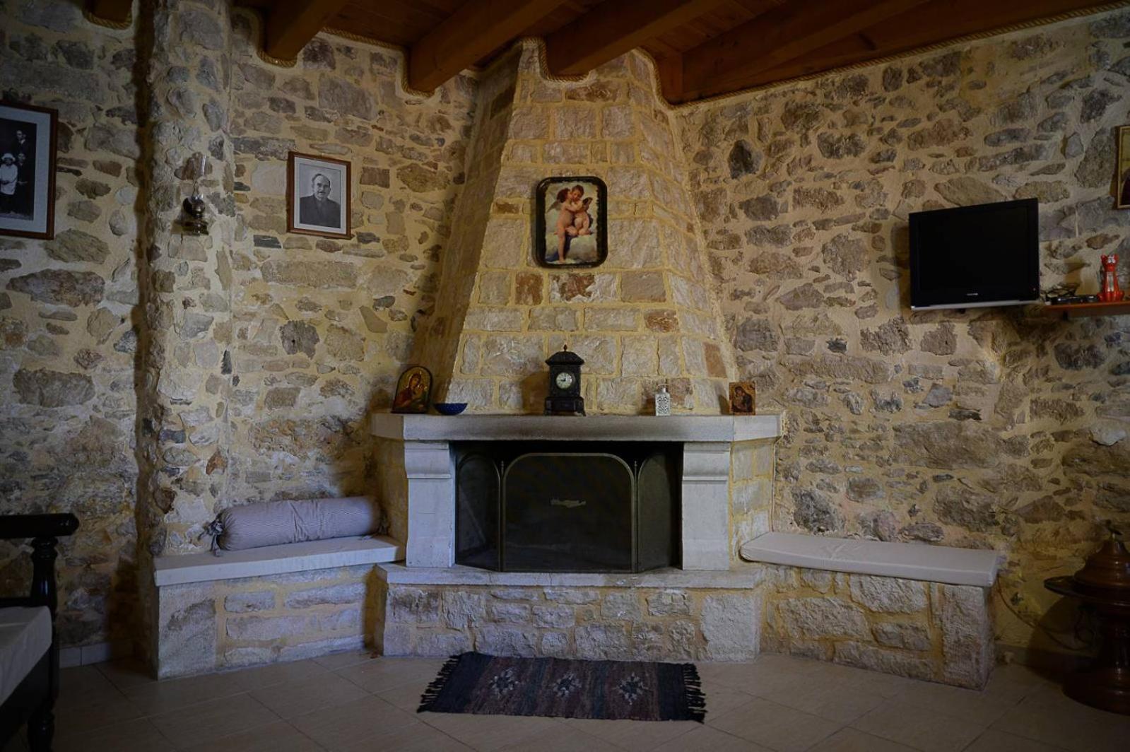 Traditional Stone Mezonete Krousonas  Dış mekan fotoğraf